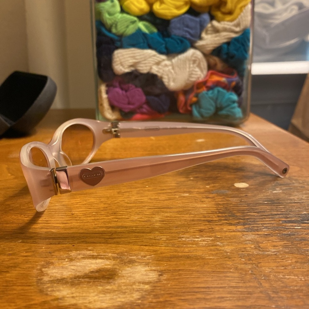 Coach Pink Sunglasses with Coach heart & not in Coach case - Picture 5 of 12